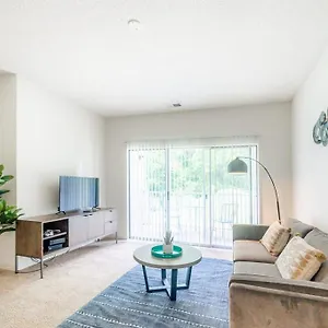 Apartment Open And Brilliant 2br With Balcony And Gym, Charlotte