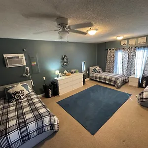 Homestay Hakuna Matata Shared, Charlotte